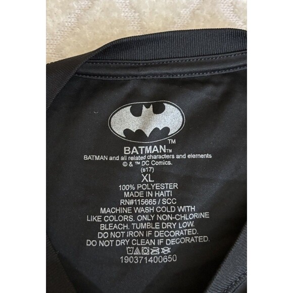 Batman DC Comics Cascading Logo Soft Feel Black Shirt Men’s Size XL - Picture 12 of 14